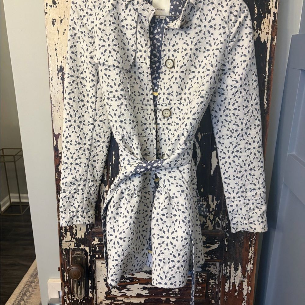 Elevenses White and Blue Patterned Trench Coat. Women’s size 2. Anthropologie
